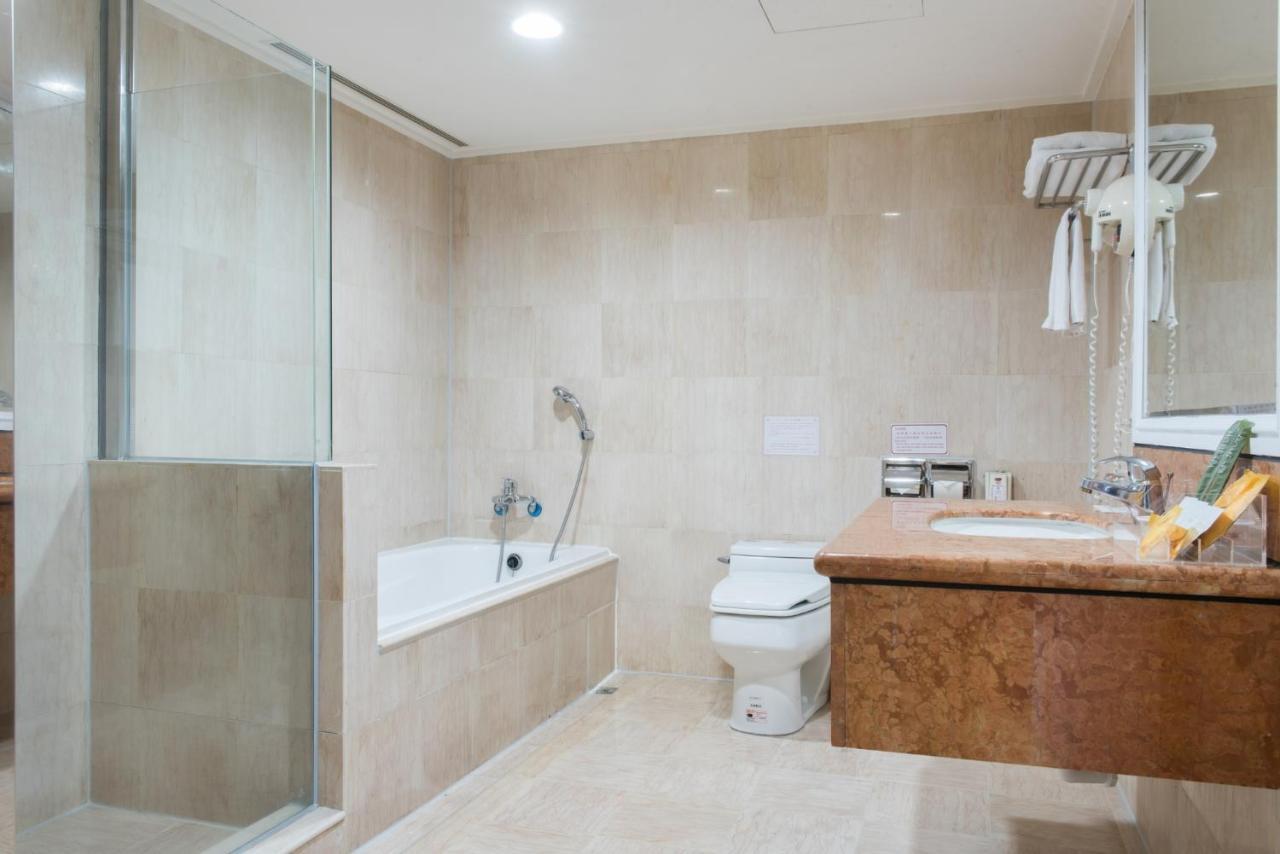 Hometel Hotel 高雄市 エクステリア 写真