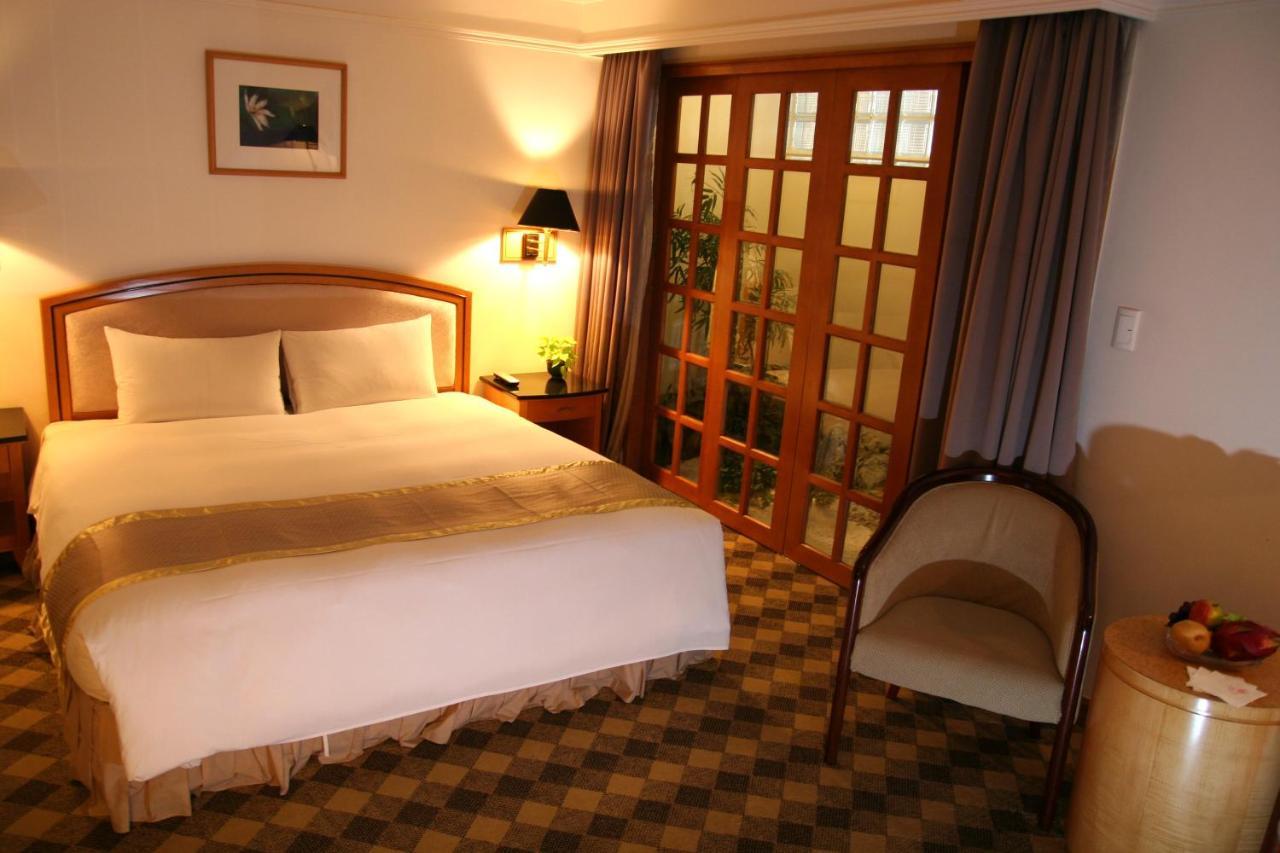 Hometel Hotel 高雄市 エクステリア 写真