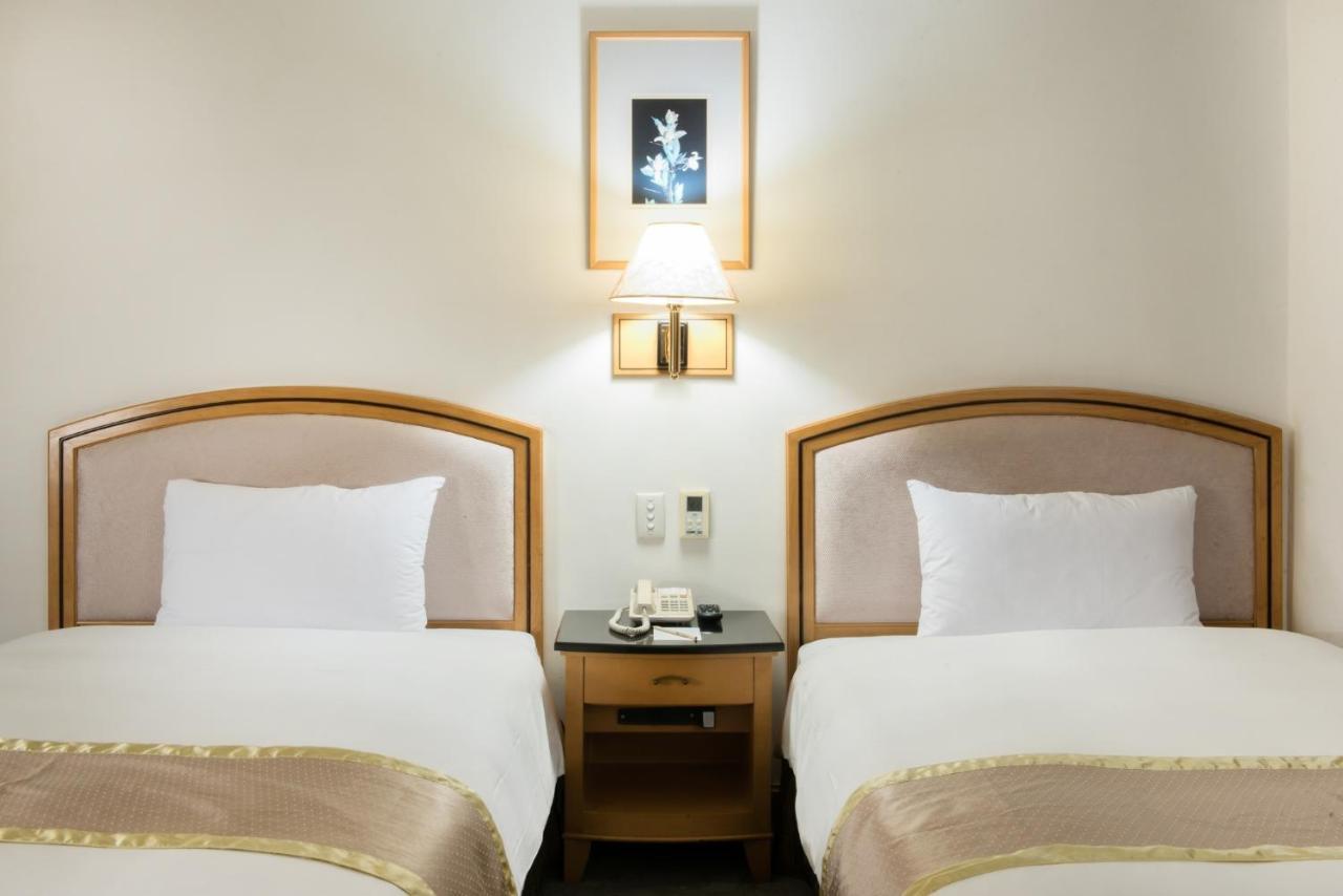 Hometel Hotel 高雄市 エクステリア 写真
