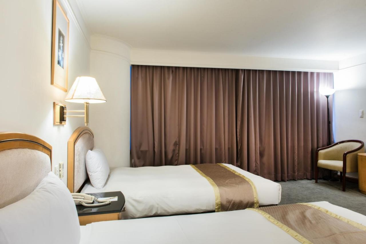 Hometel Hotel 高雄市 エクステリア 写真
