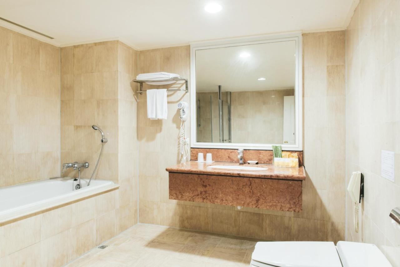 Hometel Hotel 高雄市 エクステリア 写真