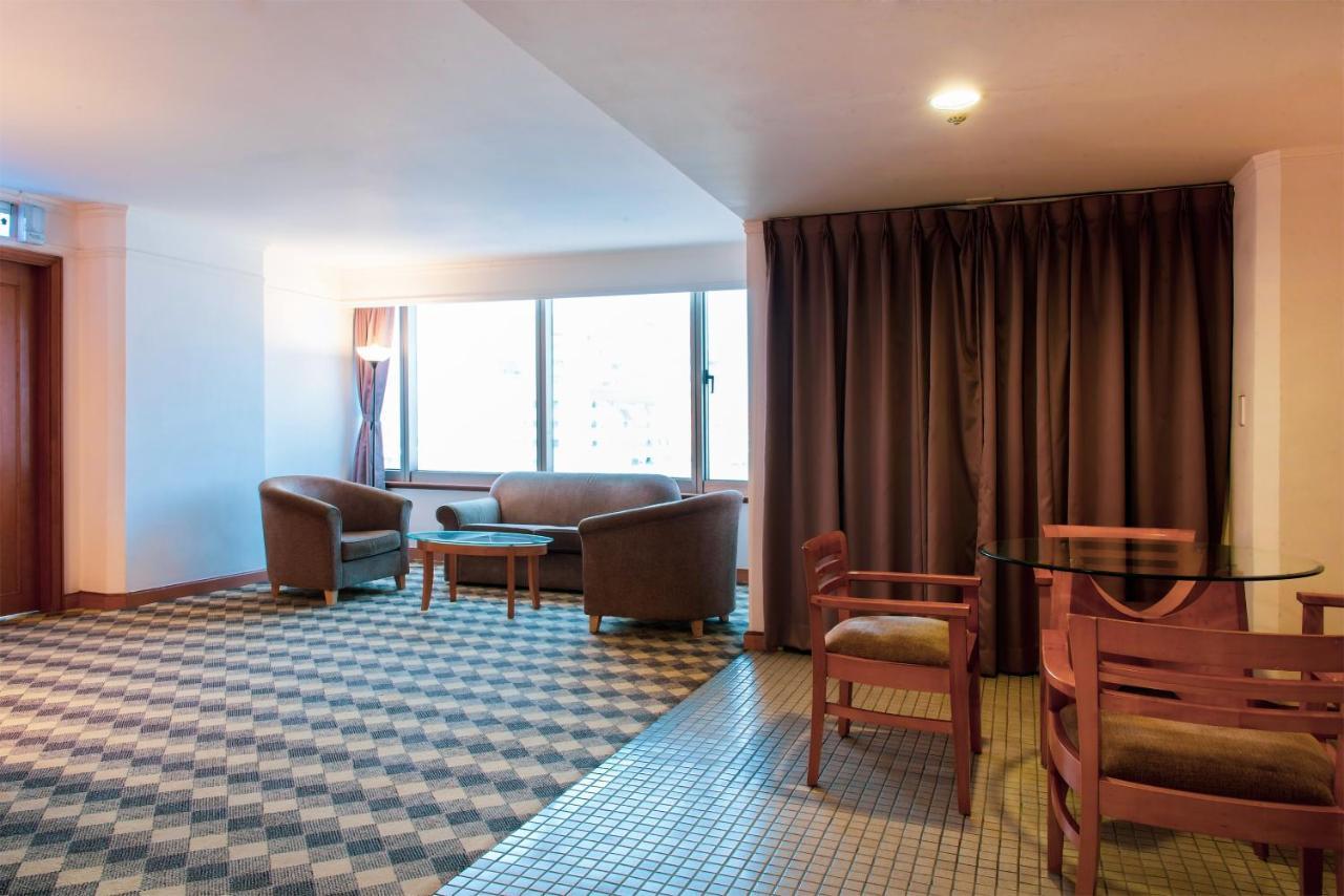 Hometel Hotel 高雄市 エクステリア 写真