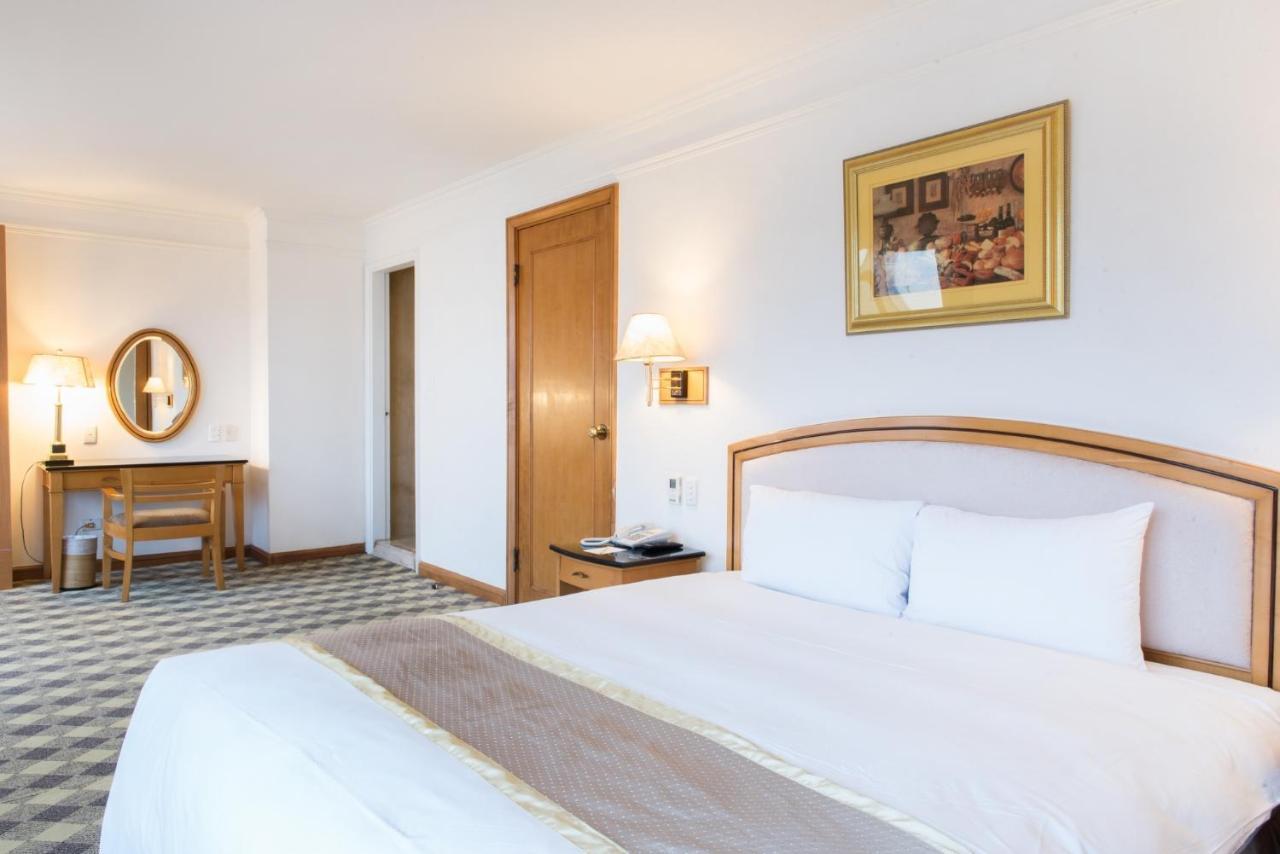 Hometel Hotel 高雄市 エクステリア 写真