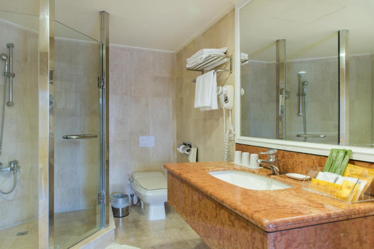 Hometel Hotel 高雄市 エクステリア 写真
